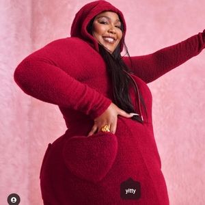 Pet Me Heart Pocket Onesie/Bandero Set Yitty-by-lizzo Fabletics